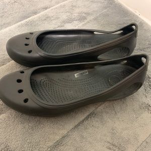 Black Mary Jane Crocs size W10
